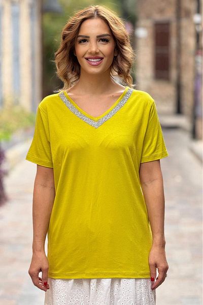 Nevin Kaya Moda Βαμβακερό μπλουζάκι με λαιμόκοψη σε πράσινο λάδι