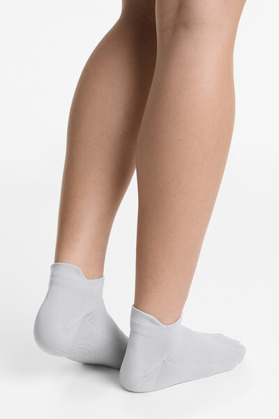 Oysho 2 çift poliamit karışımlı yoga ve pilates sneaker çorabı