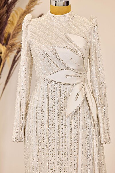 Esilanur Bergüzar Tesettür Abiye Krem