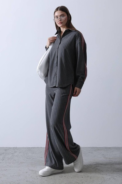Klein Beli Lastik Detaylı Şeritli Oversize Gri Gömlek Ve Pantolon Takım