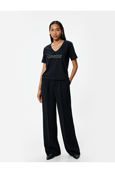 Koton تي شيرت نسائي أسود برقبة على شكل حرف V