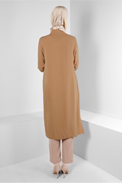 Alvina TAŞ PÜSKÜL DETAYLI YANI YIRTMAÇLI TUNİK 43545