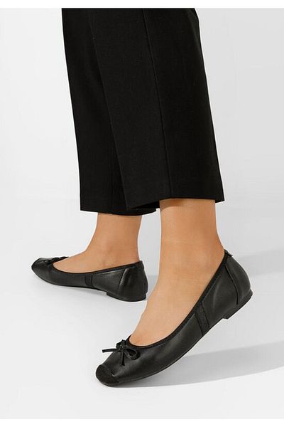 B T Shoes Women's black Valeriana ballet flats
