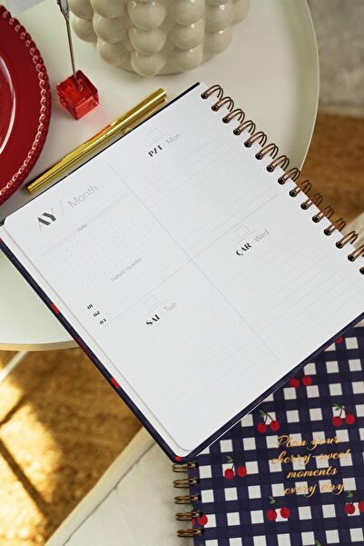 Matt Notebook Süresiz Planlayıcı Kare Ajanda Kiraz