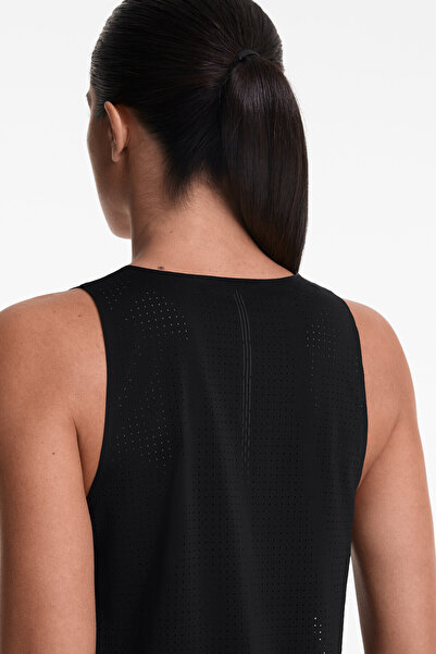 Oysho Microperforated technical sleeveless T-shirt
