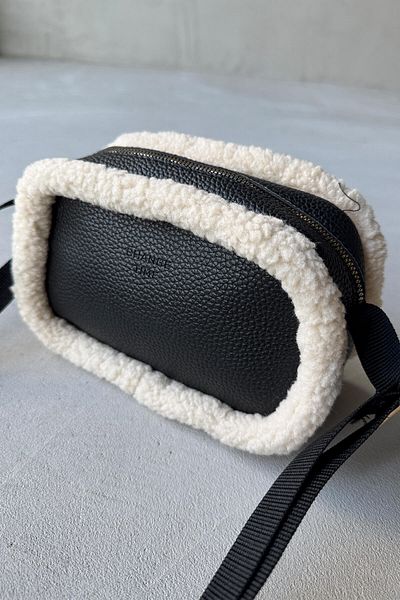 Cappmoda ÇNT-3005 Geantă de umăr și de umăr pătrată cu detalii de pluș negru