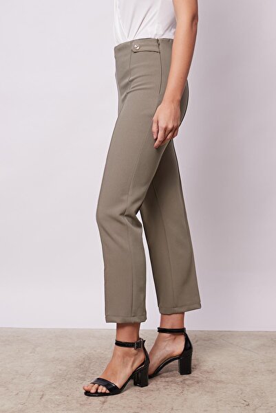 Jument Women's High Waist Front Stitched Waistband with Epaulettes Buttoned Pipe Leg Stretch Fabric Fabric Trousers-Khaki