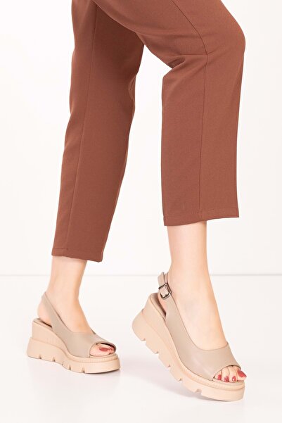 Gondol Kadın Hakiki Deri Klasik Dolgu Topuklu Sandalet Ez.2006