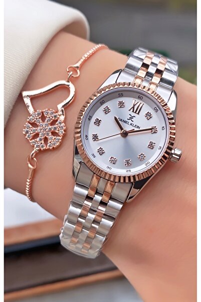 Daniel Klein ساعة يد نسائية مقاومة للماء بلون فضي وردي - هدية سوار