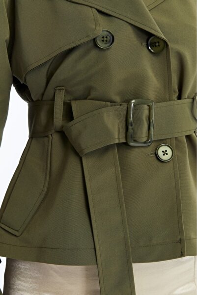 Jamila Düğme Detaylı Kısa Kadın Trençkot