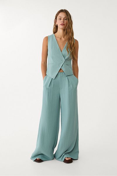 Stradivarius Flowing textured trousers with darts