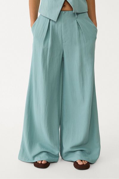 Stradivarius Flowing textured trousers with darts