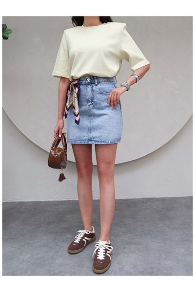 ESRAHELVACI Mini fustă din denim albastru deschis