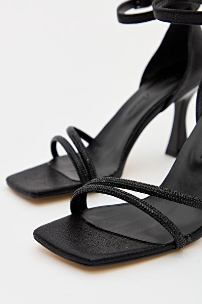 Hayati Arman Women's Two Band Evening Dress Shoes Black