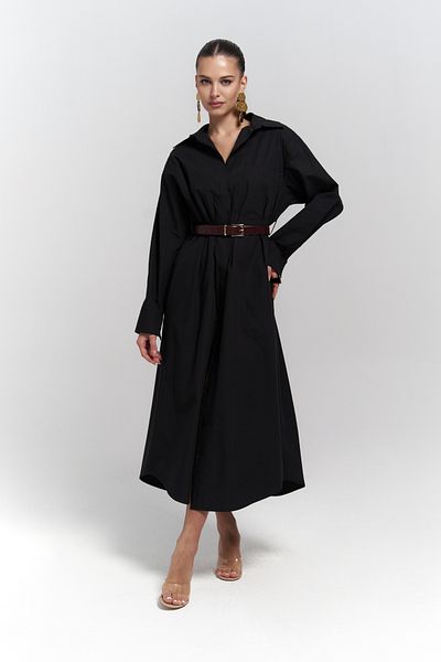 Mai Belsay Trenchcoat Schwarzes Kleid