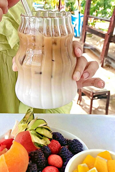 Tilbe Home Set of 2 Gourd Latte Glasses with Straws Nordic Style Glass Cups Coffee Cocktail Presentation Glass 500ml