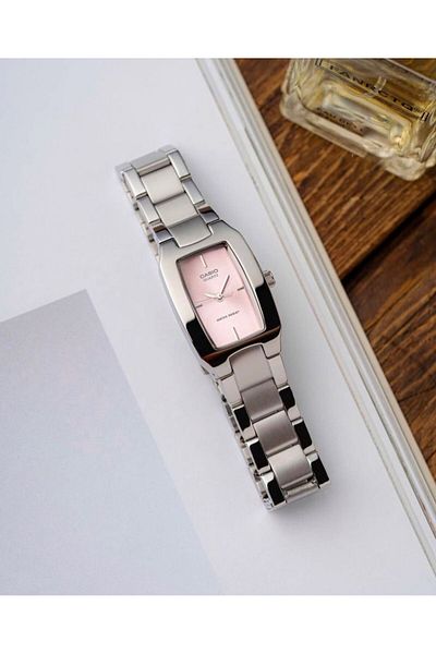 Casio Casio Women's LTP-1165A-4CDF Water Resistant Analog Watch - 21