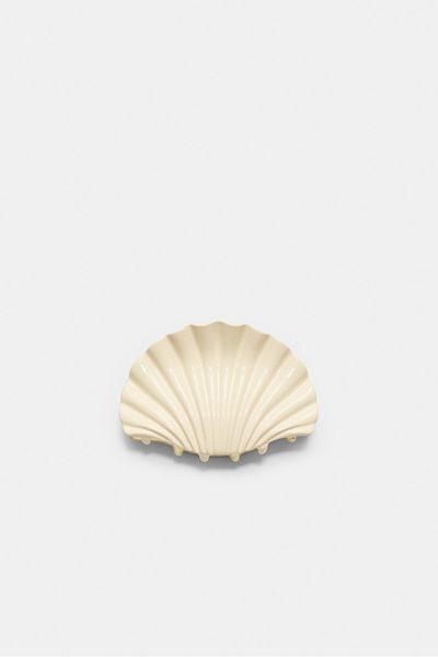 Stradivarius Seashell hair clip