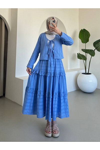 Modamorfo Costum albastru cu cravată în față și fustă festonată