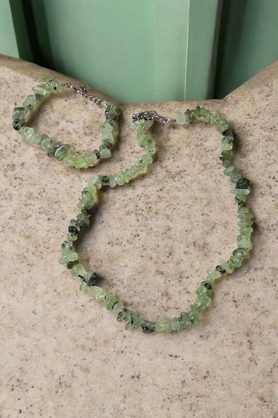 MakeWell Stoned Inlaid Necklace and Bracelet Set