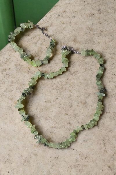 MakeWell Stoned Inlaid Necklace and Bracelet Set