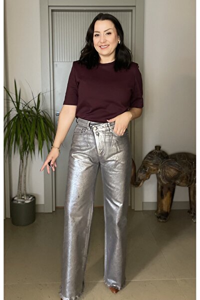 Butik Blugi din argint croi larg pe picior cu textura strălucitoare gri metalic cu închidere încrucișată