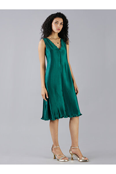 Mish By Styli Pleated midi dress with stylized V- neckline