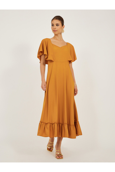 Styli فستان ميدي سادة بفتحة صدر على شكل قلب وأكمام على شكل كيب