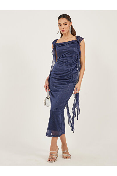 Styli فستان ميدي غمد مزين بالكشكشة اللامعة