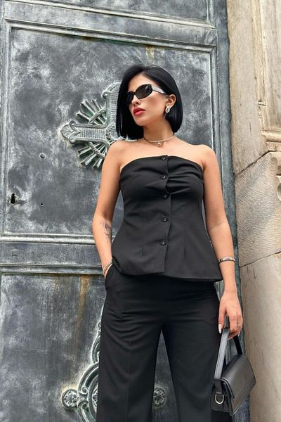 leyla sanat sanata yeni bir bakış açısı Leyla Sanat Sanata a New Perspective Black Strapless Button Crop and Pants Suit