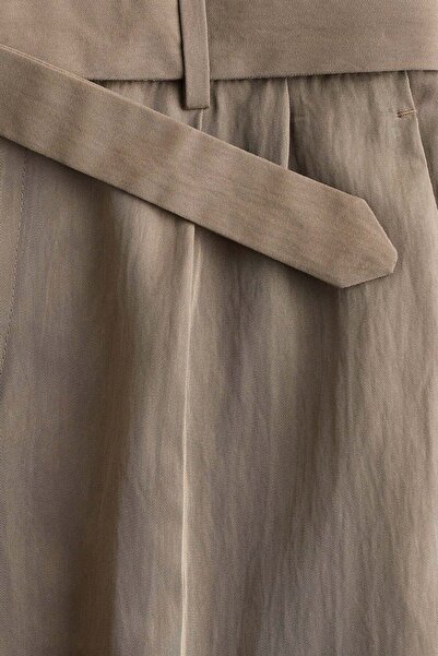 H&M Regular Fit Belted twill trousers