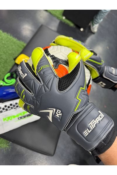 Krampon odası Professional Goalkeeper Gloves+Shin Guard+Anti-Slip Socks