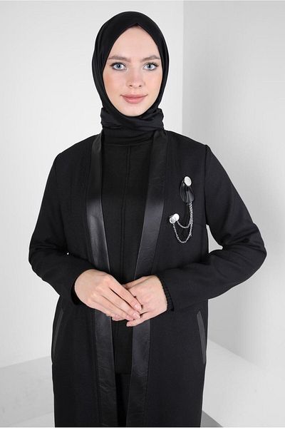 Alvina Costum cu pantaloni cu broșă 44251
