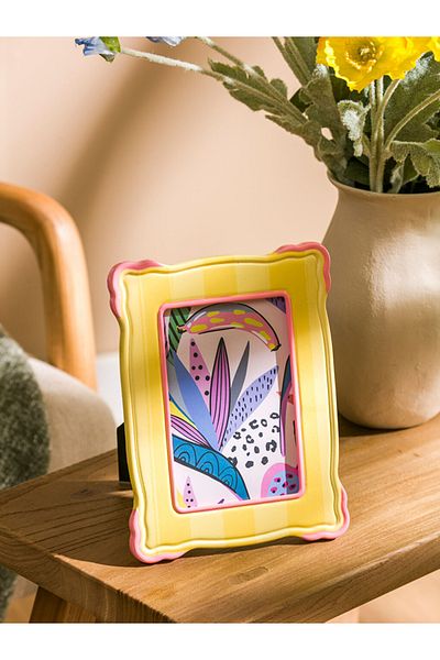 LC Waikiki Standing Photo Frame