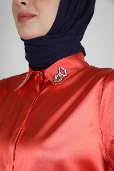 Alvina SATIN TUNIC WITH STONE DETAIL ON COLLAR 43739