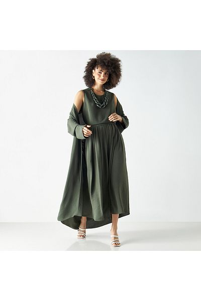 FAV Sleeveless Top with Detachable Chain Accent