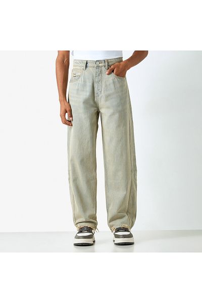 FAV Solid Relaxed Fit Jeans with Pockets