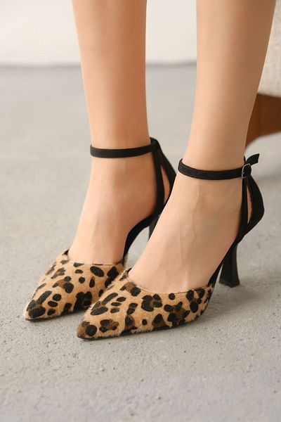 GOFFSHOES Women's Seric Pointed Heeled Shoes - Leopard