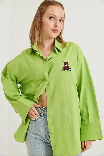 CALİENTE Cămașă de bază oversize brodata cu ursuleț verde deschis