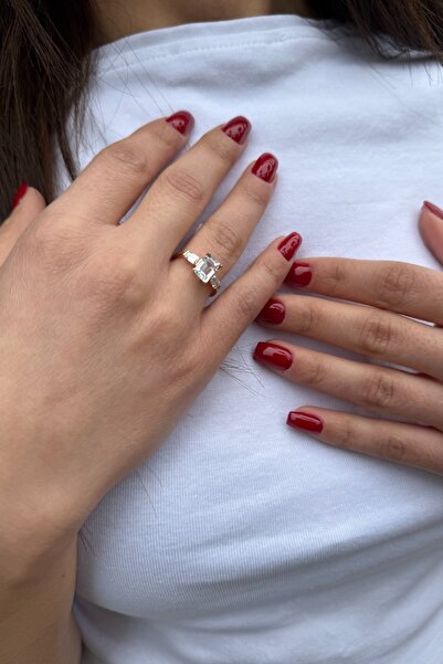 Utku Kuyumculuk 18 AYAR 1,88 CT BEYAZ SAFİR TAŞLI 0,93 CT PIRLANTA TAŞLI ROSE...