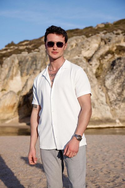 Pobudo Men's White Color Twist Pattern Short Sleeve Shirt