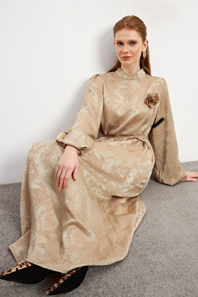 VAVİNOR Gül Detaylı Jakar Elbise - Bej