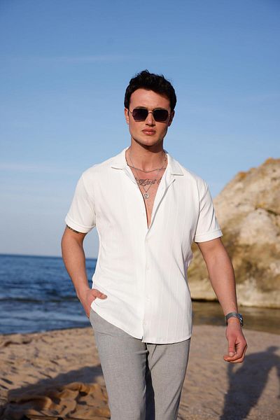 Pobudo Men's White Color Knitted Rug Pattern Short Sleeve Shirt