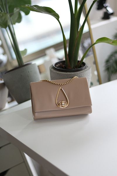 Moom Bag Γυναικεία τσάντα ώμου Nude Drop με αξεσουάρ