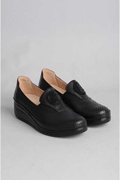 SEÇ KUNDURA جلد طبيعي - حذاء نسائي أسود بكعب ويدج SELECT N1032