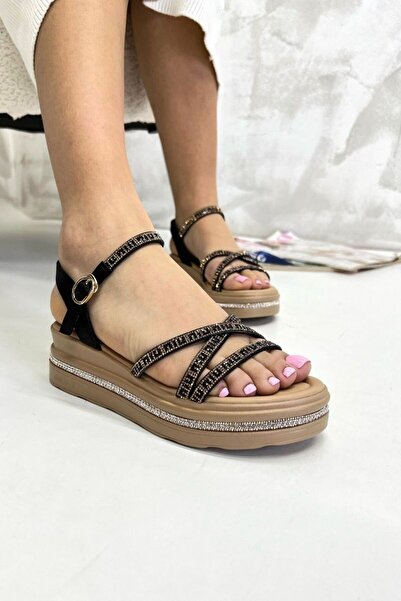 inizio Чорні сандалі на товстій підошві з камінцями EW7026