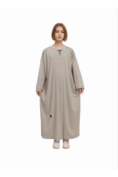 Generic عباية سوداء بتطريز كلاسيكي من الأمام والخلف