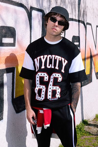 Trendyol Collection Μπλουζάκι Oversize Black College - 100% βαμβάκι, εμπριμέ σκληρό ύφασμα TMNSS25TS00097