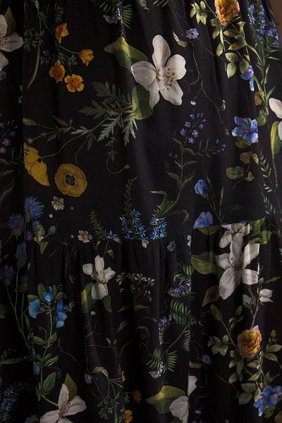 Trendyol Curve Black Floral Strap Midi Summer Woven Large Size Dress Tbbss25Ah00104