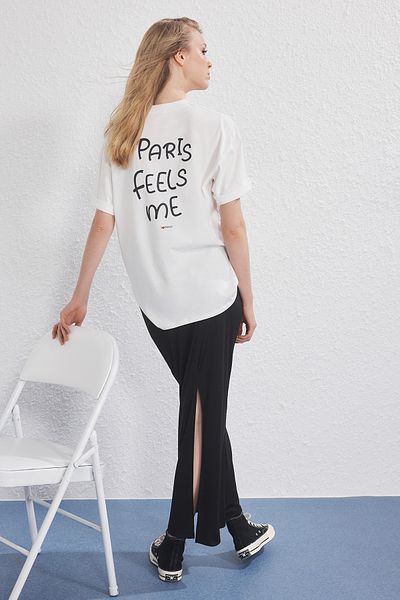 Trendyol Collection Ecru Slogan Printed Oversize/Wide Fit Knitted T-Shirt Twoss25Ts00184
